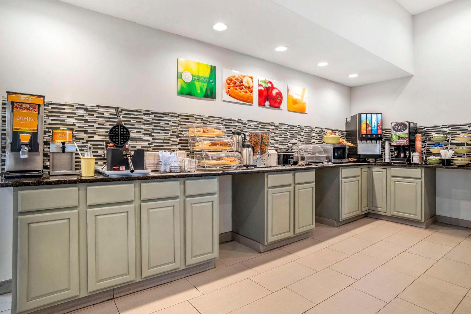 Quality Inn & Conference Center Panama City Ngoại thất bức ảnh